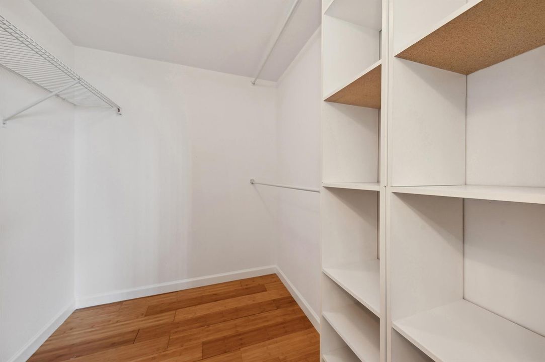 Walkin-Closet