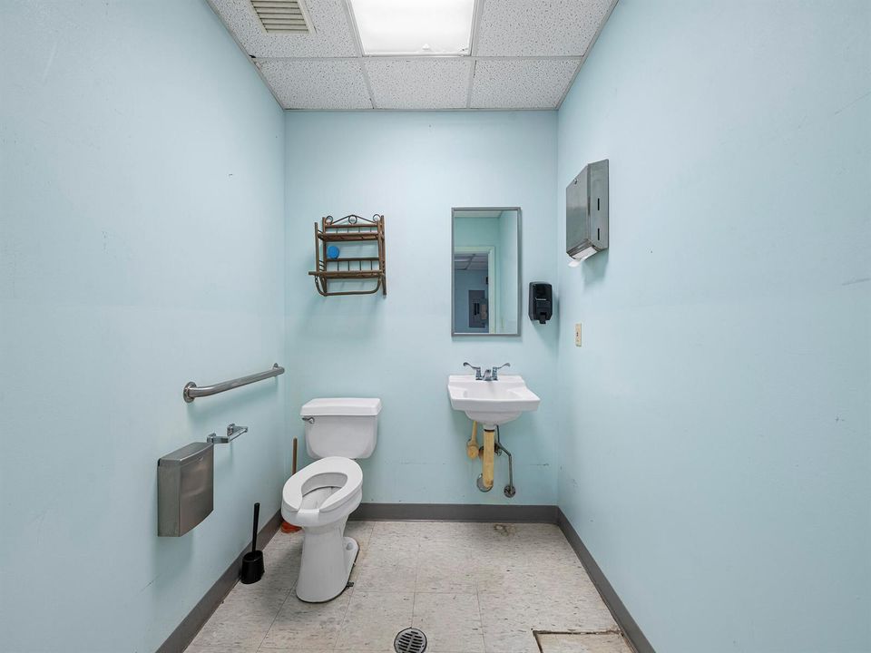 Suite 4002