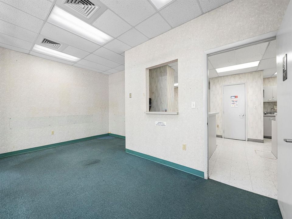 Suite 4002