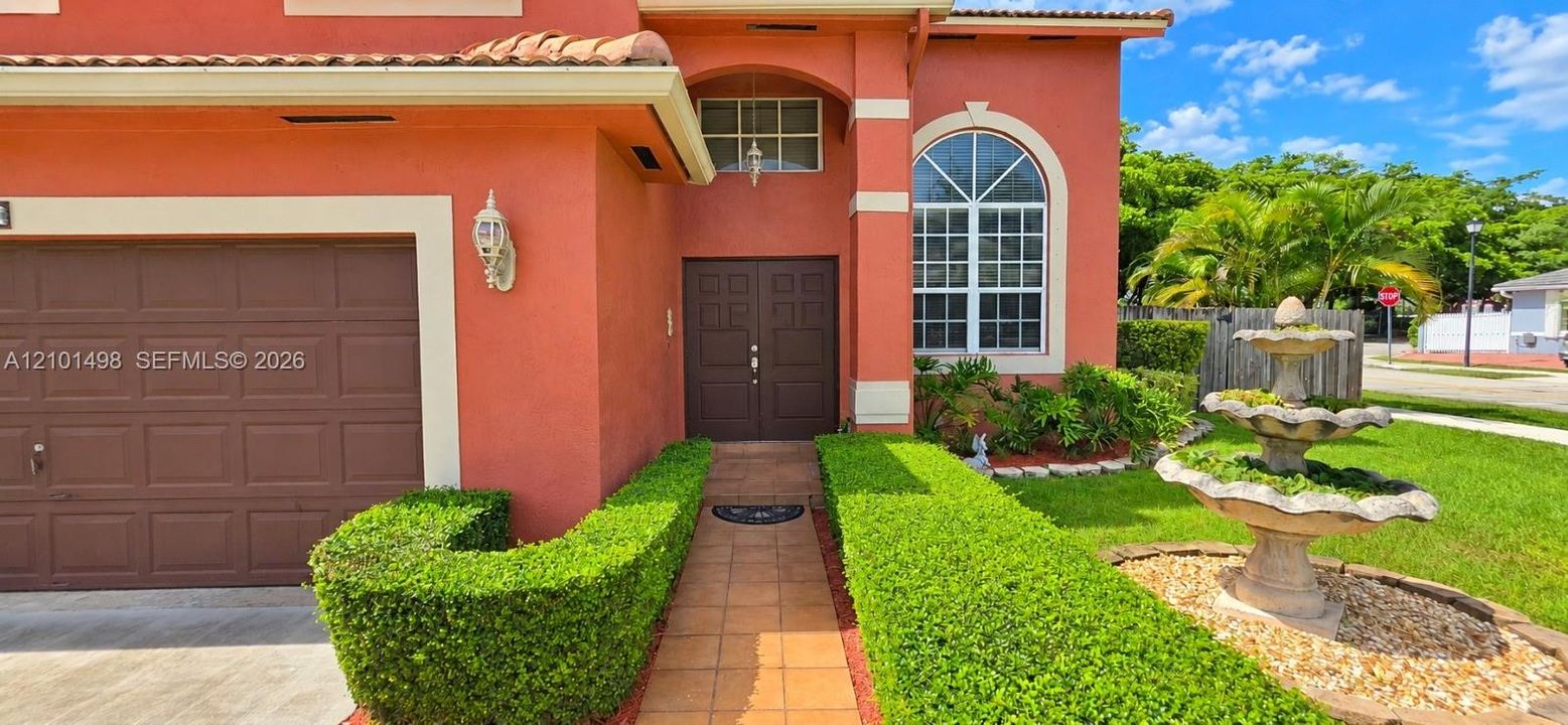 На продажу: $825,000 (4 спален, 2 ванн, 2319 Квадратных фут)