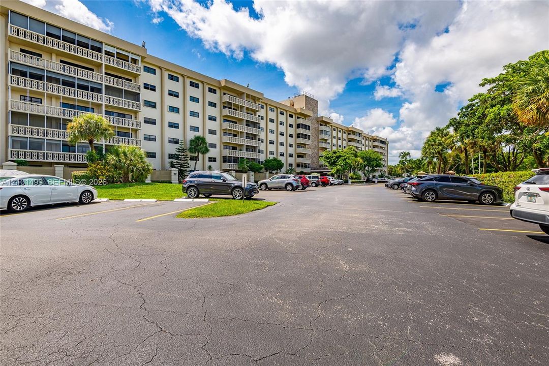 For Sale: $198,000 (2 beds, 2 baths, 1470 Square Feet)