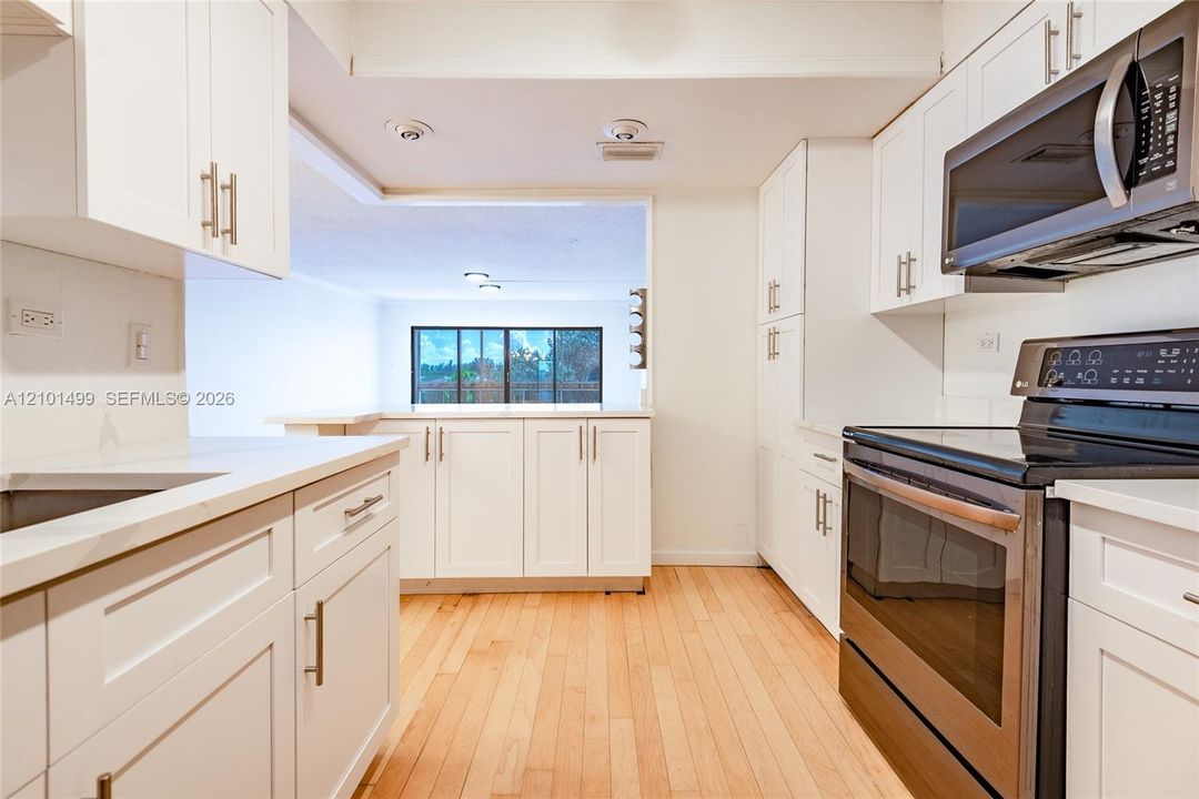 For Sale: $198,000 (2 beds, 2 baths, 1470 Square Feet)
