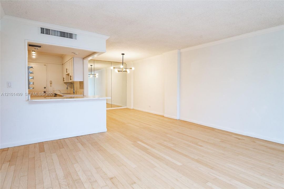 For Sale: $198,000 (2 beds, 2 baths, 1470 Square Feet)