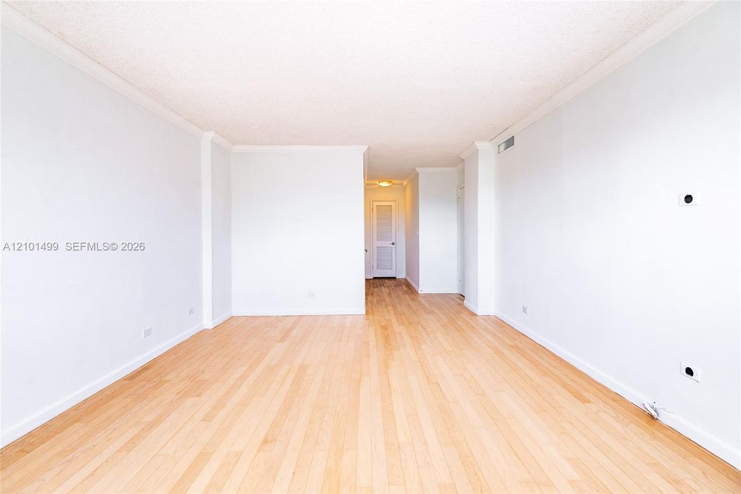 For Sale: $198,000 (2 beds, 2 baths, 1470 Square Feet)