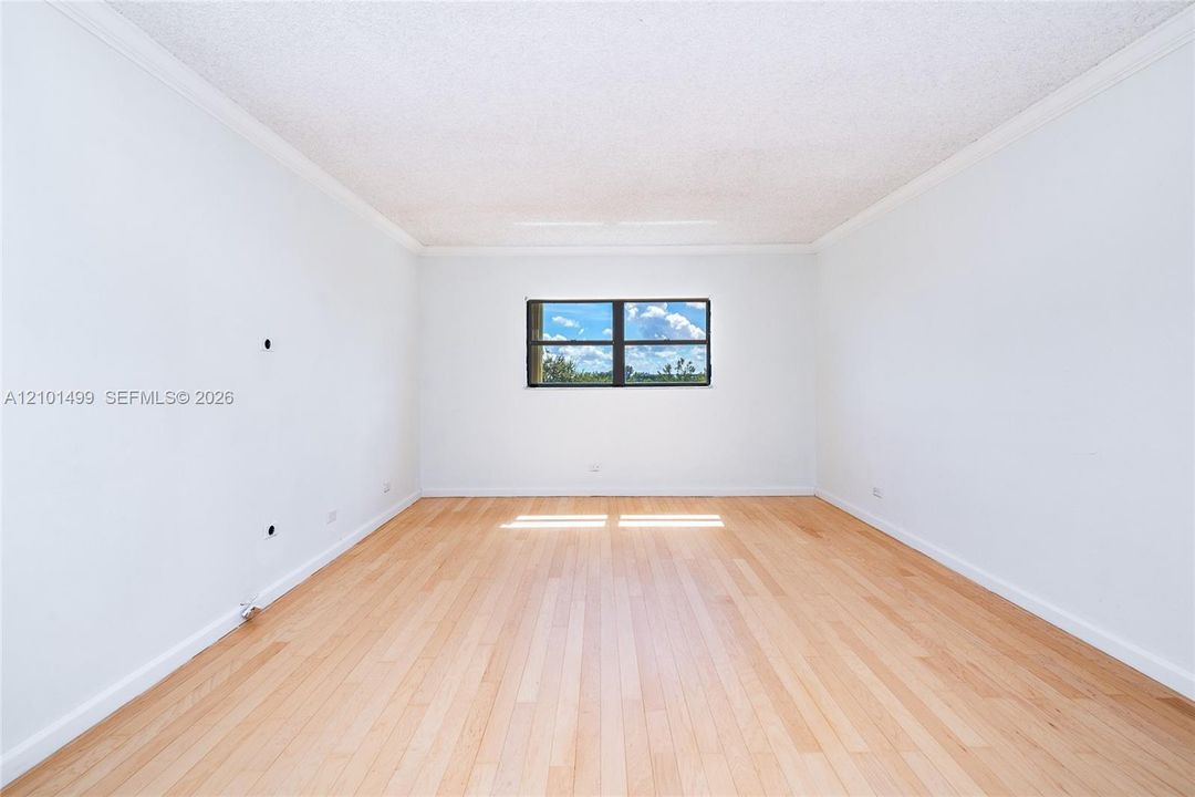 For Sale: $198,000 (2 beds, 2 baths, 1470 Square Feet)