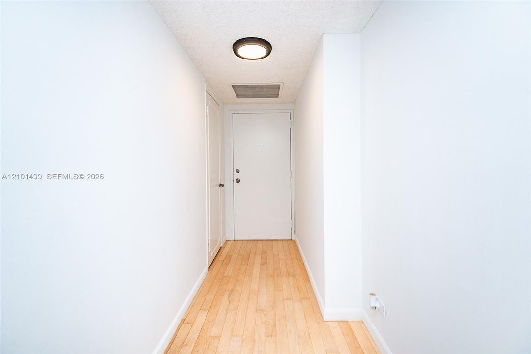 For Sale: $198,000 (2 beds, 2 baths, 1470 Square Feet)
