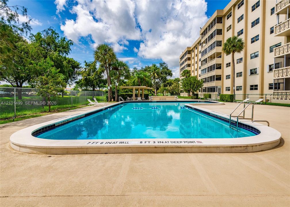 For Sale: $198,000 (2 beds, 2 baths, 1470 Square Feet)
