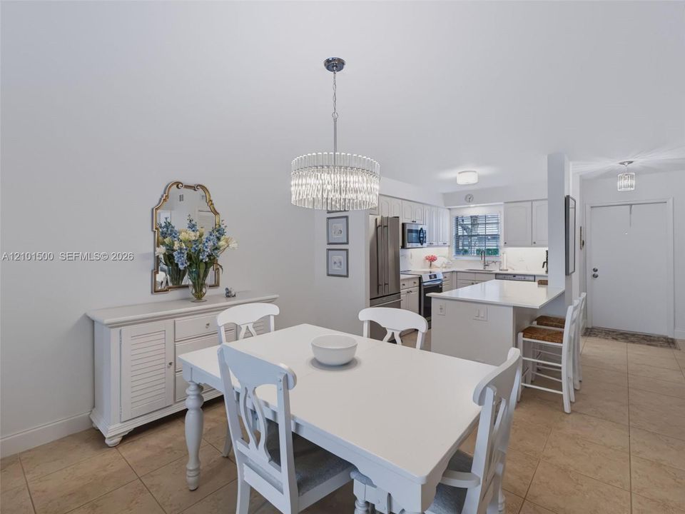 На продажу: $489,900 (2 спален, 2 ванн, 1143 Квадратных фут)
