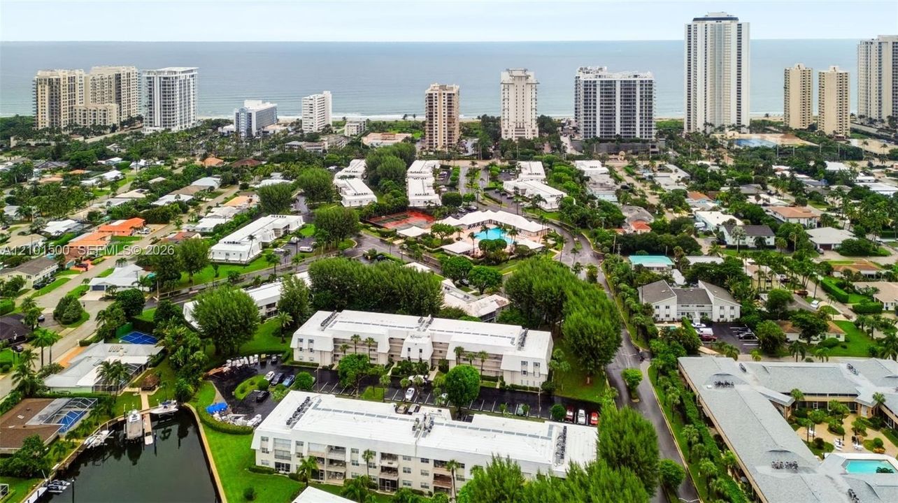 На продажу: $489,900 (2 спален, 2 ванн, 1143 Квадратных фут)