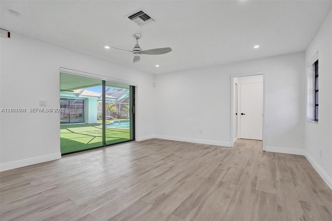 En Venta: $1,895,000 (5 camas, 3 baños, 3098 Pies cuadrados)