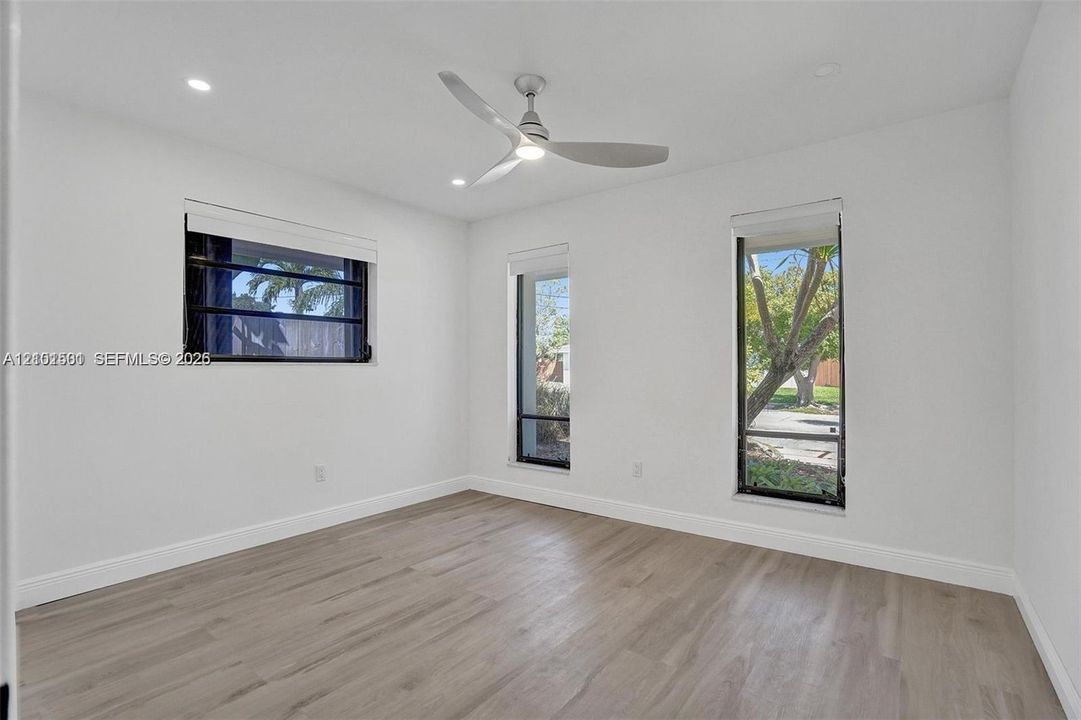 En Venta: $1,895,000 (5 camas, 3 baños, 3098 Pies cuadrados)
