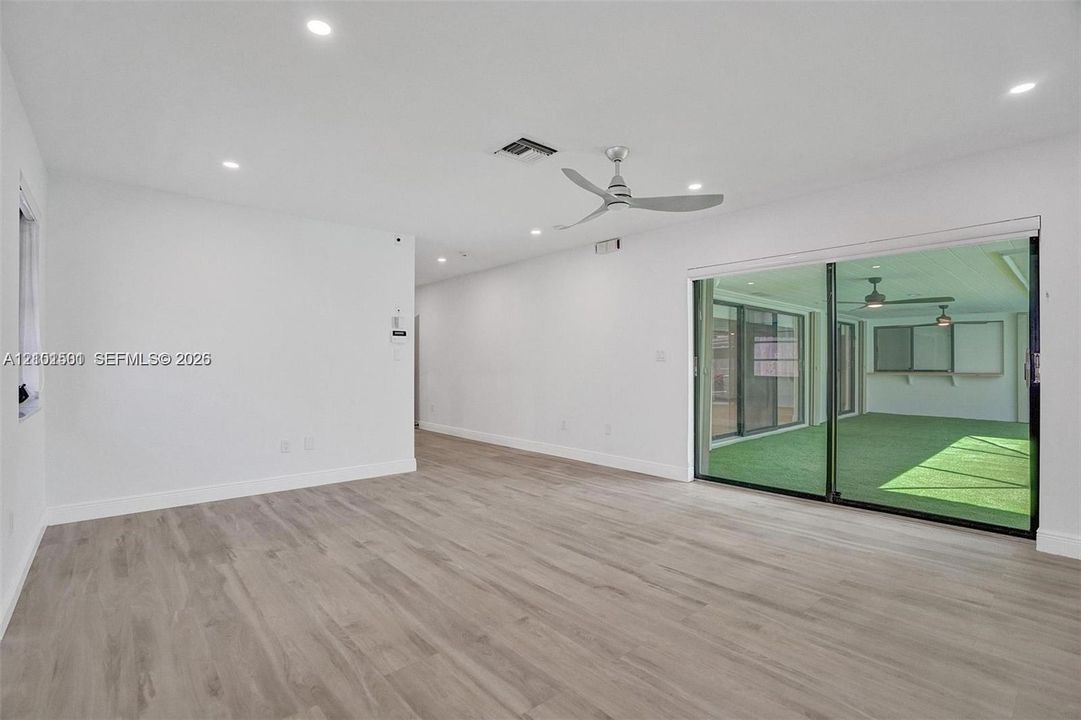 En Venta: $1,895,000 (5 camas, 3 baños, 3098 Pies cuadrados)
