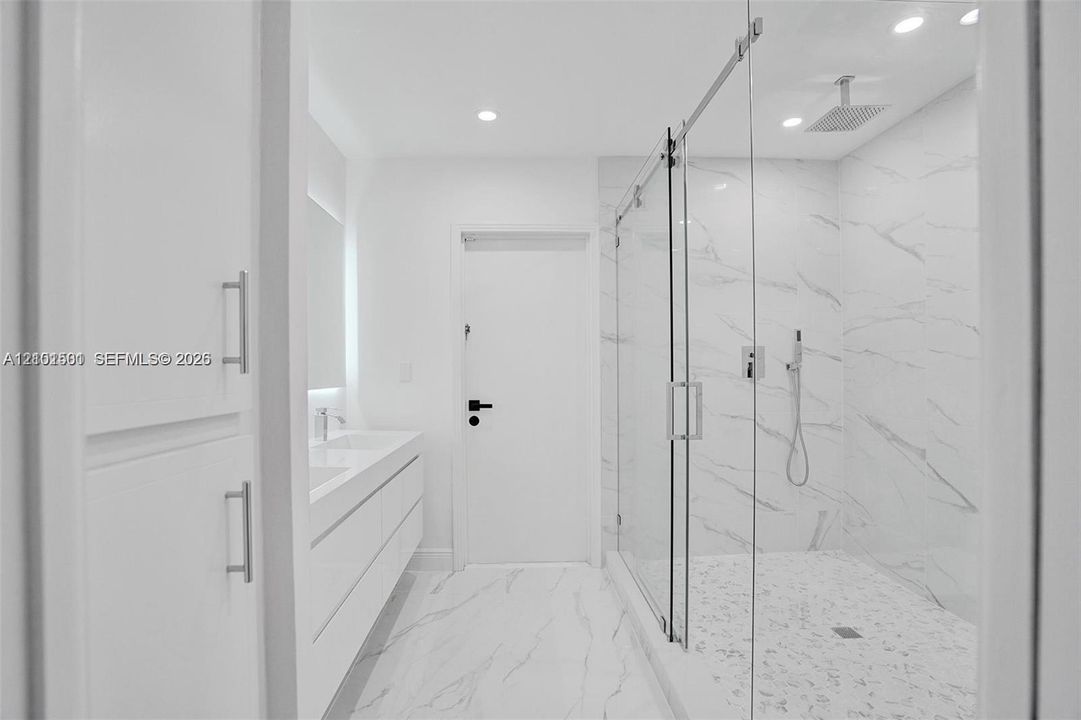 En Venta: $1,895,000 (5 camas, 3 baños, 3098 Pies cuadrados)