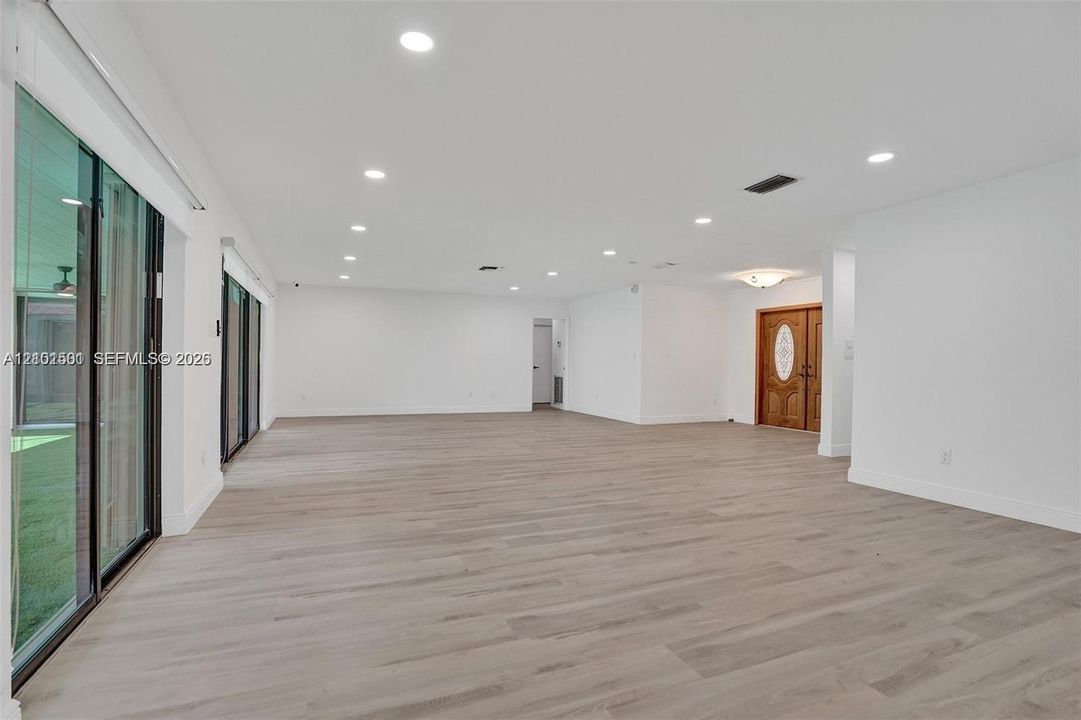 En Venta: $1,895,000 (5 camas, 3 baños, 3098 Pies cuadrados)