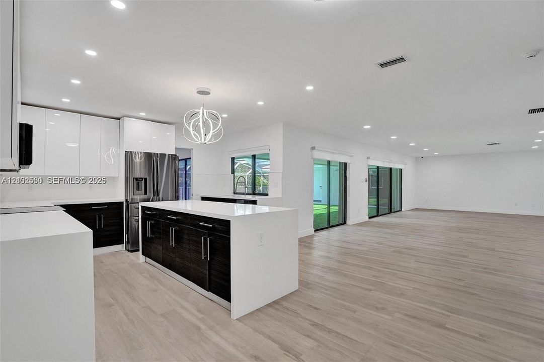 En Venta: $1,895,000 (5 camas, 3 baños, 3098 Pies cuadrados)