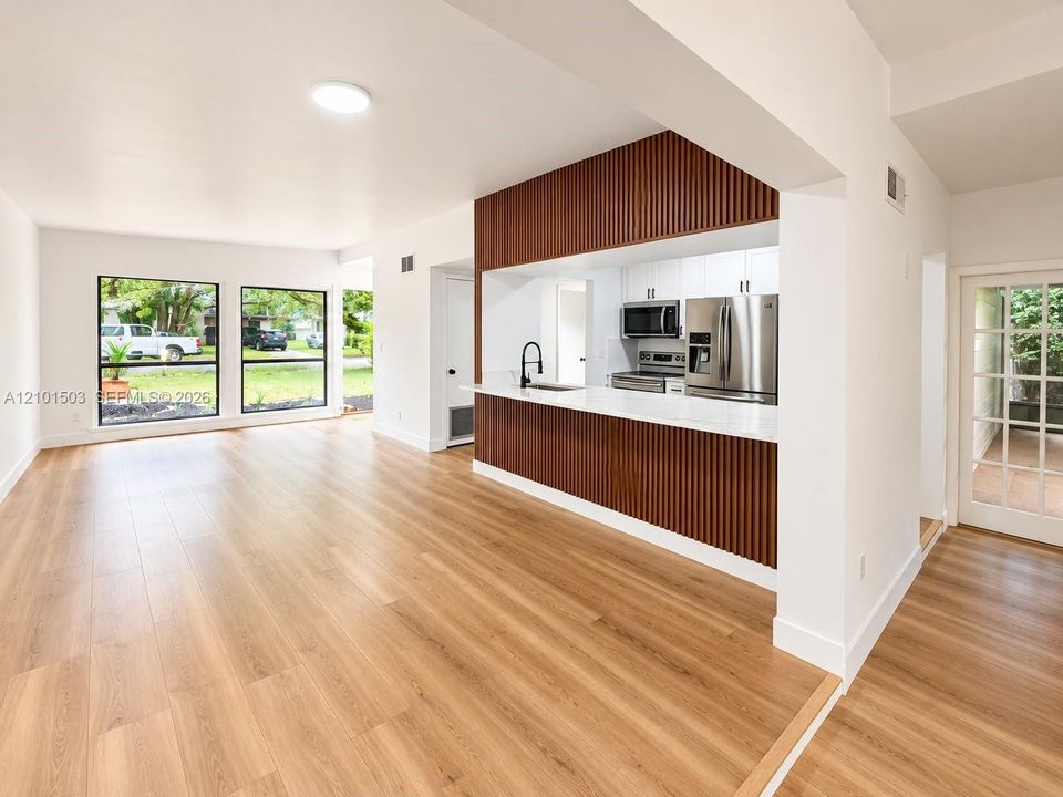En Venta: $350,000 (3 camas, 1 baños, 1115 Pies cuadrados)