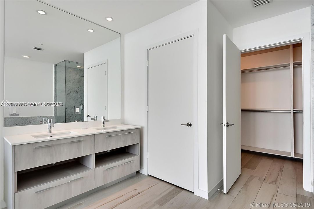 En Venta: $1,990,000 (4 camas, 4 baños, 1871 Pies cuadrados)