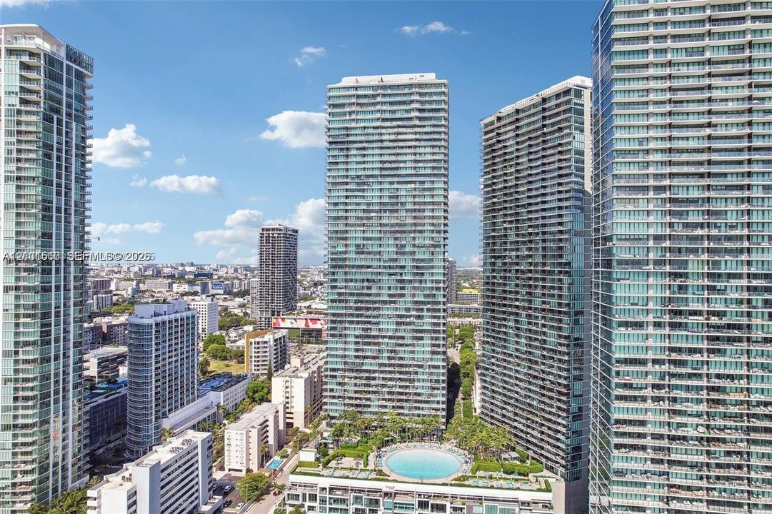 En Venta: $1,990,000 (4 camas, 4 baños, 1871 Pies cuadrados)