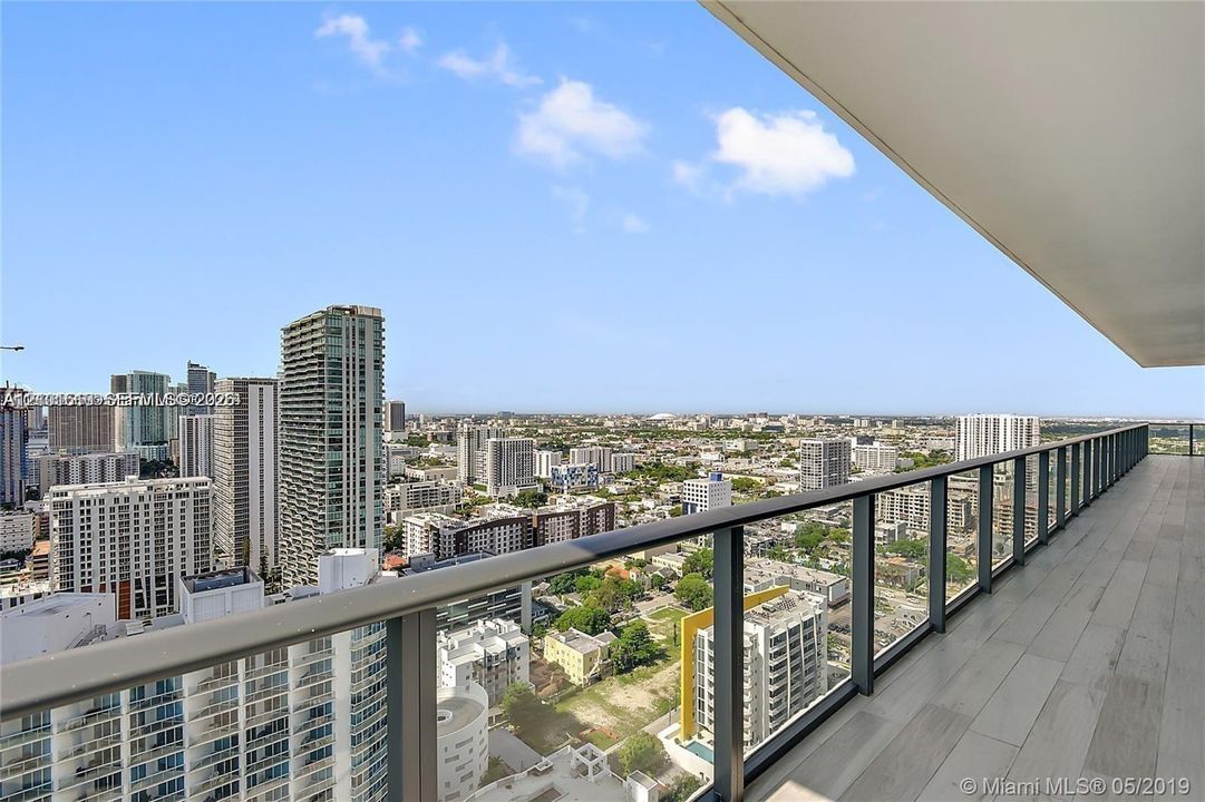 En Venta: $1,990,000 (4 camas, 4 baños, 1871 Pies cuadrados)