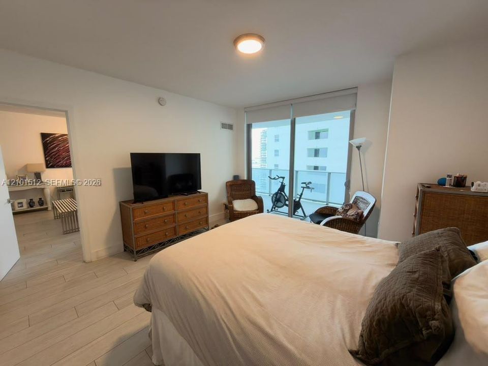 For Rent: $6,500 (3 beds, 3 baths, 1592 Square Feet)