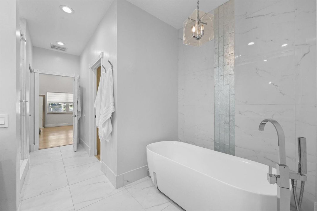 Separate Soaking Tub
