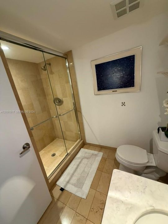 For Rent: $3,900 (2 beds, 2 baths, 927 Square Feet)