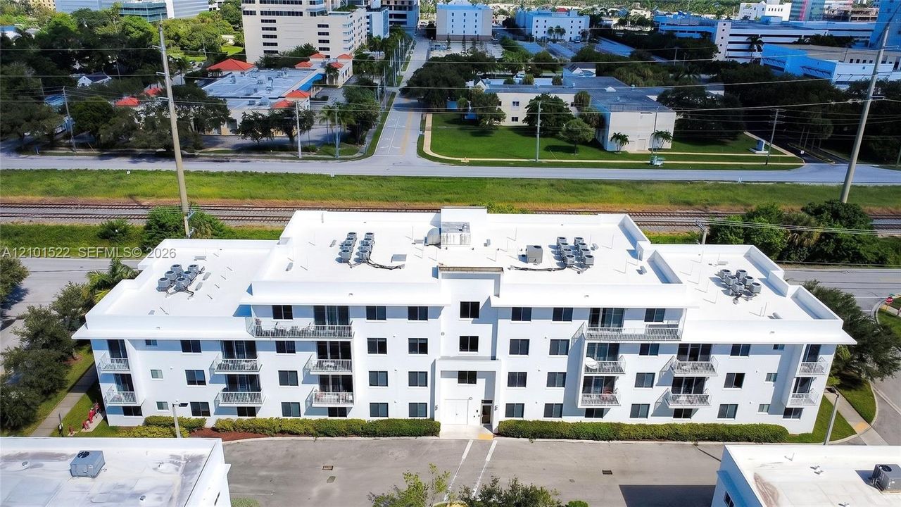 En Venta: $300,000 (2 camas, 2 baños, 1050 Pies cuadrados)