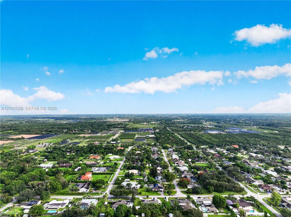 En Venta: $799,900 (3 camas, 2 baños, 2408 Pies cuadrados)
