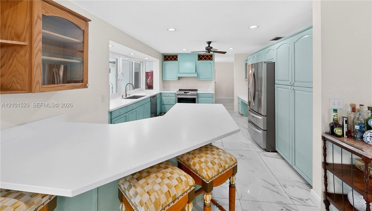 En Venta: $799,900 (3 camas, 2 baños, 2408 Pies cuadrados)
