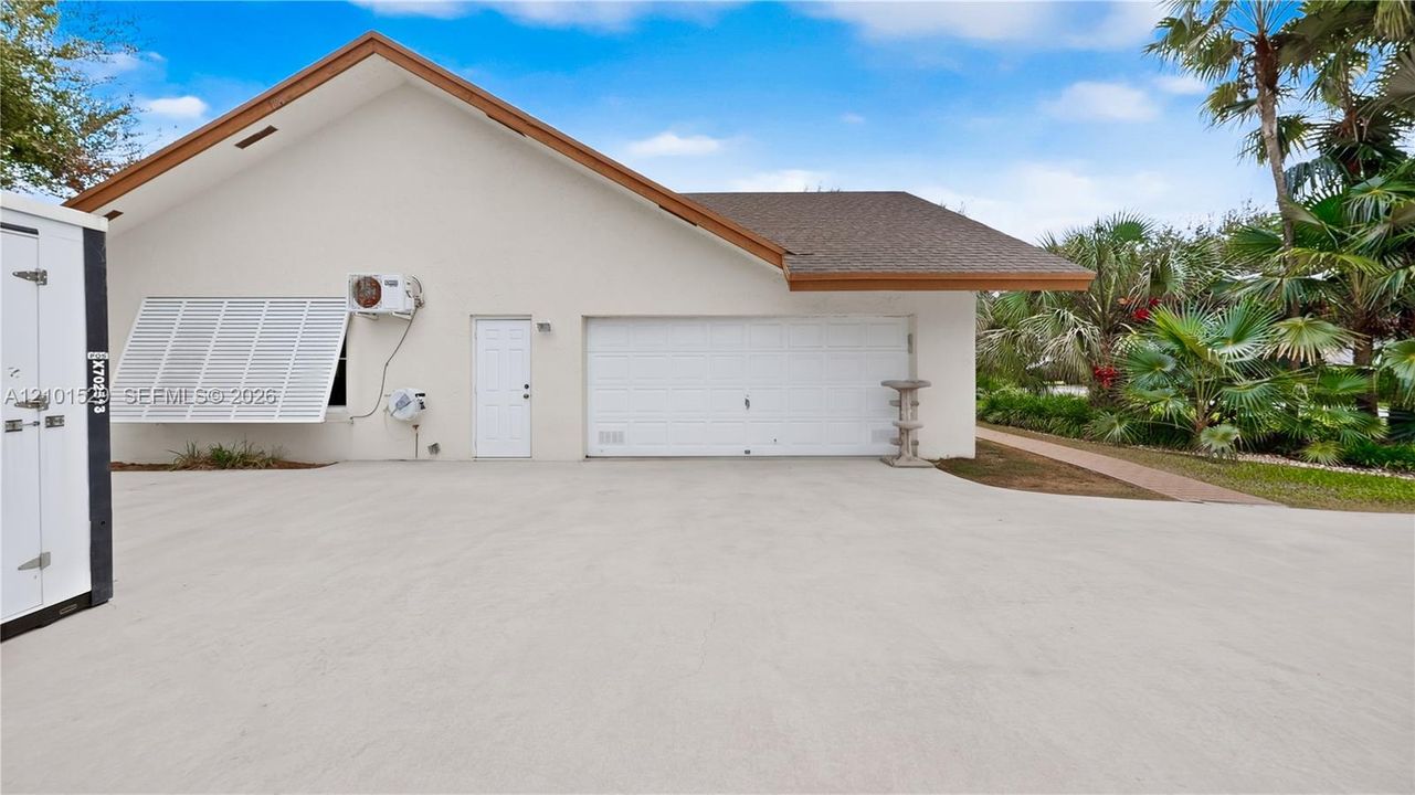 En Venta: $799,900 (3 camas, 2 baños, 2408 Pies cuadrados)