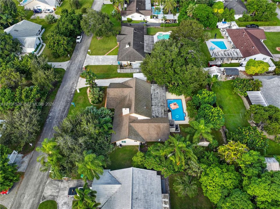 En Venta: $799,900 (3 camas, 2 baños, 2408 Pies cuadrados)