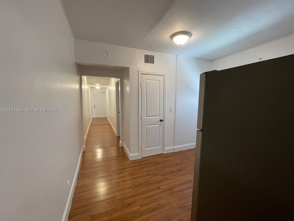В аренду: $1,400 (2 спален, 1 ванн, 482 Квадратных фут)