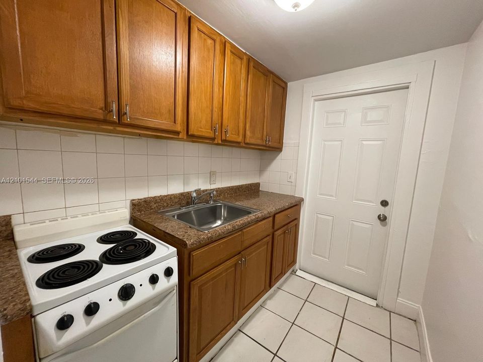 В аренду: $1,400 (2 спален, 1 ванн, 482 Квадратных фут)