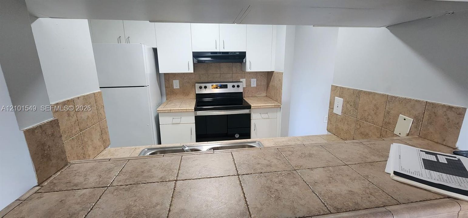 В аренду: $1,700 (1 спален, 1 ванн, 707 Квадратных фут)