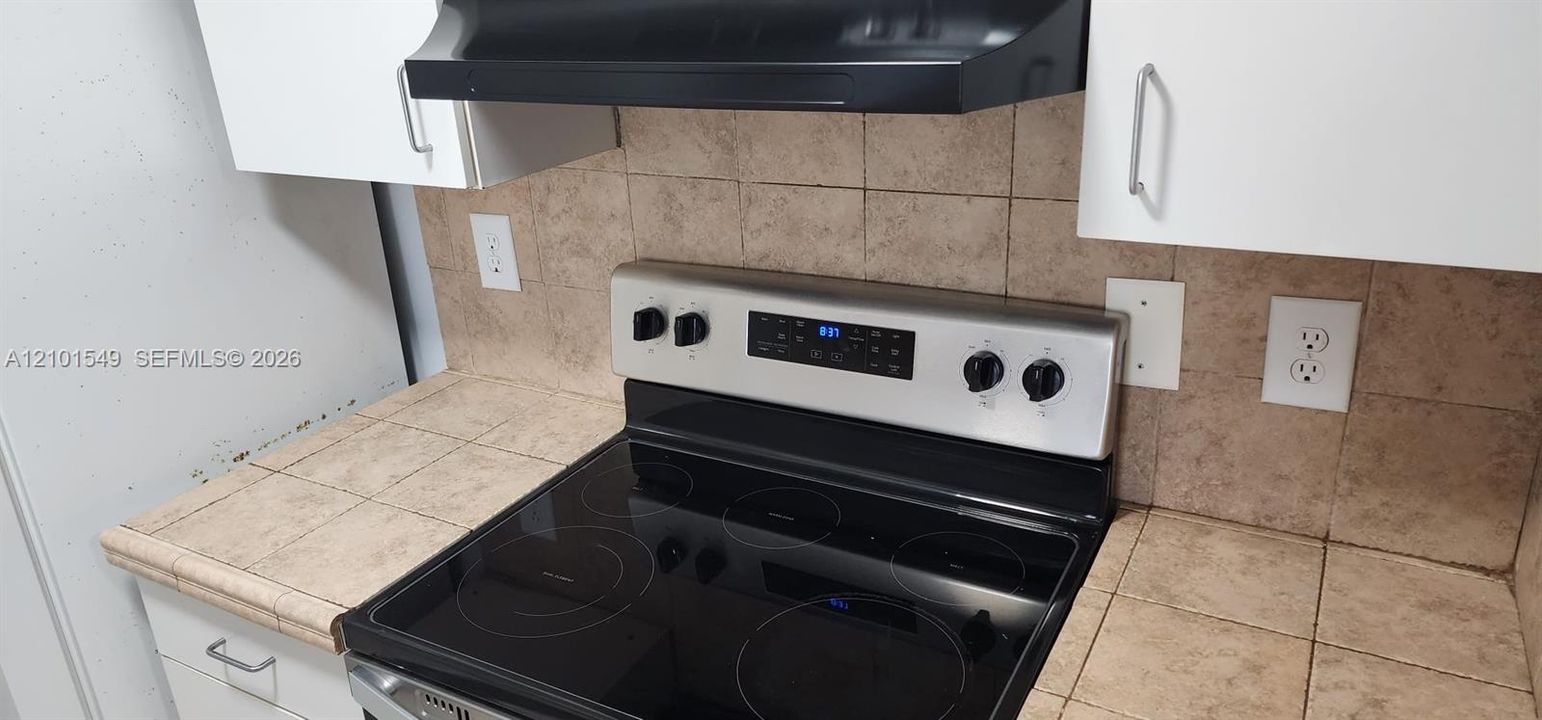 В аренду: $1,700 (1 спален, 1 ванн, 707 Квадратных фут)