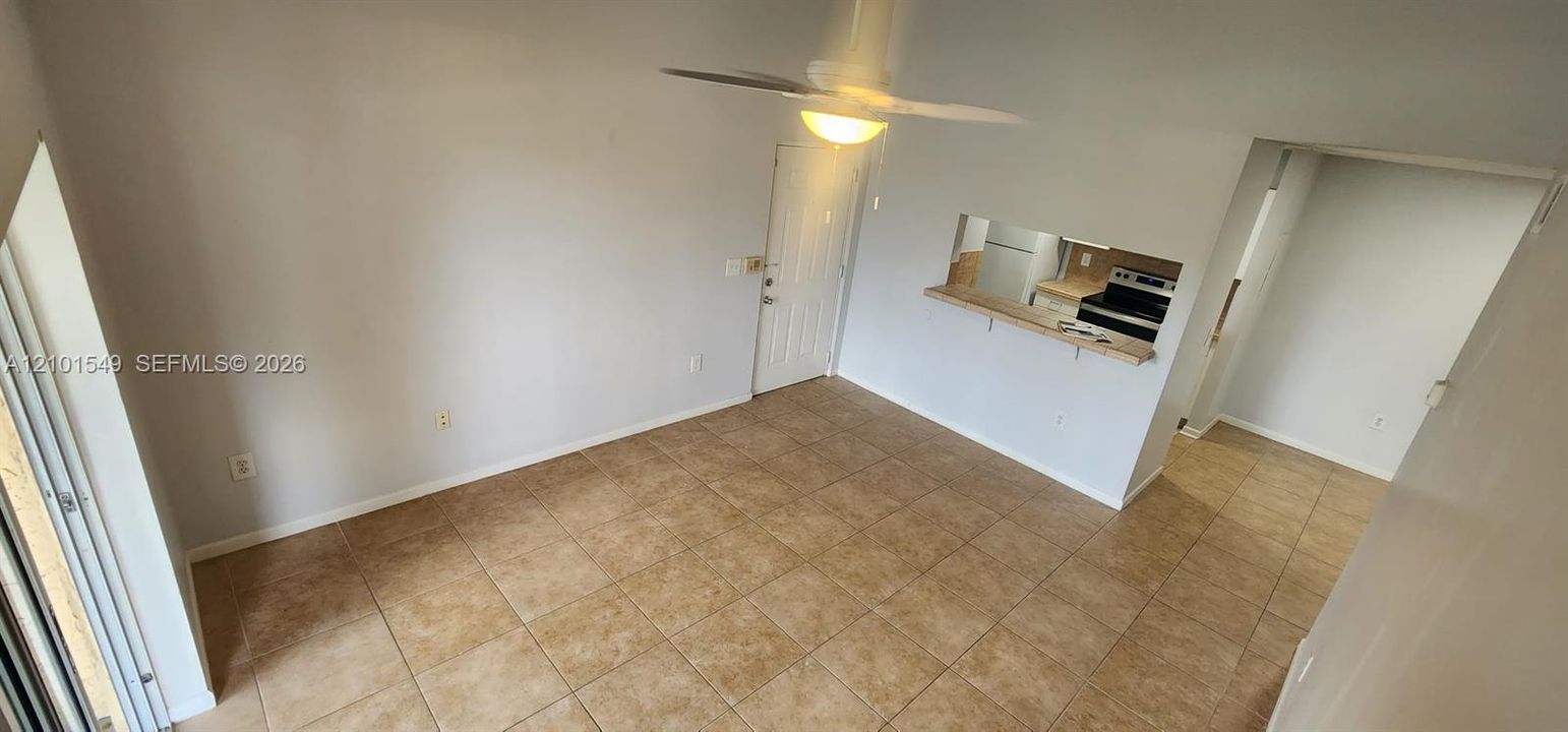 В аренду: $1,700 (1 спален, 1 ванн, 707 Квадратных фут)