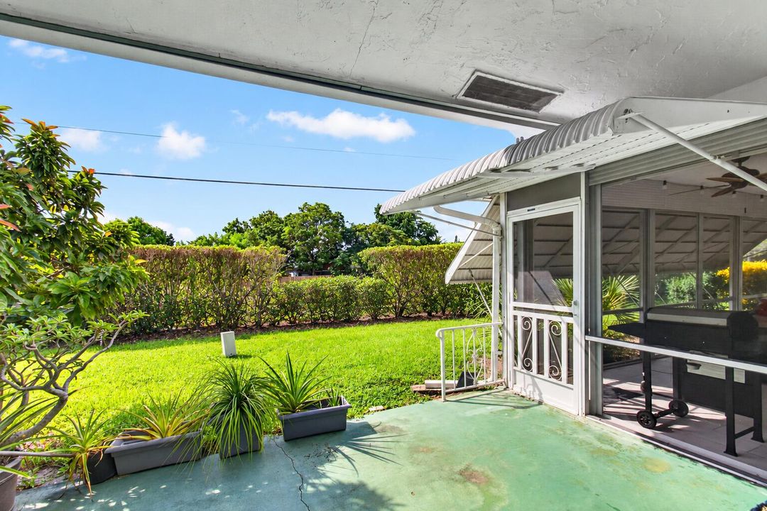 17_rear_patio_clean_alt