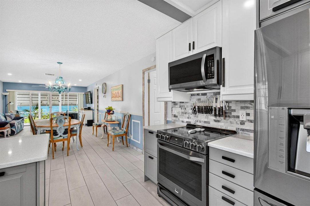 05_kitchen_to_living