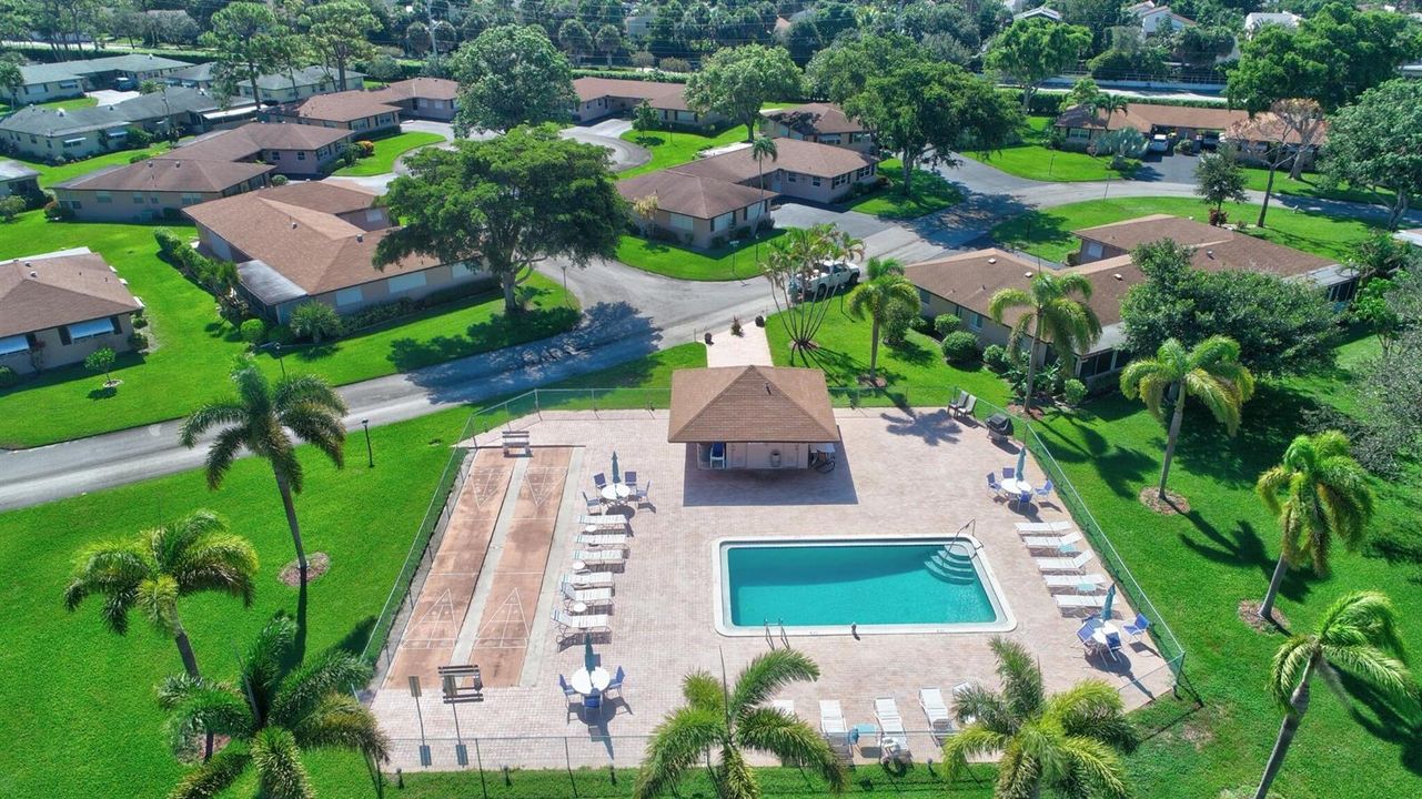25_community_pool_aerial