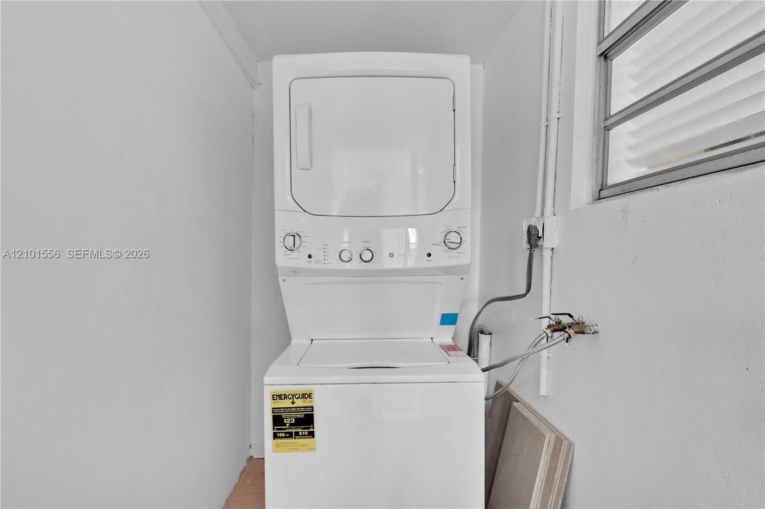 В аренду: $4,500 (4 спален, 2 ванн, 1082 Квадратных фут)
