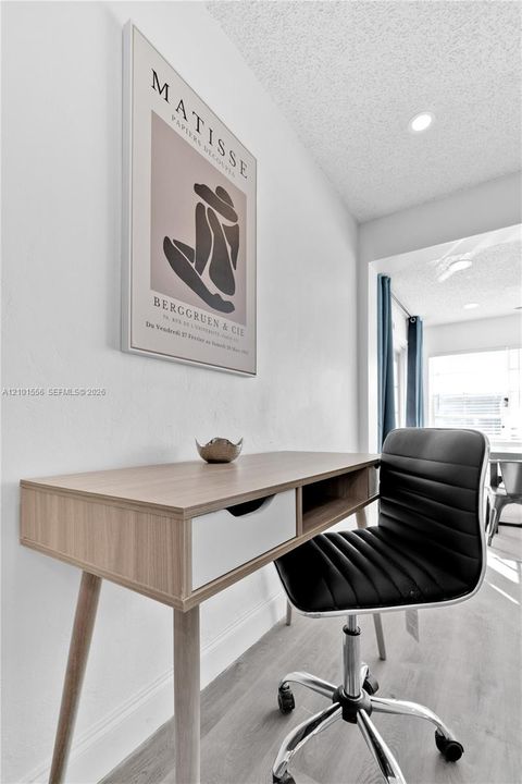 В аренду: $4,500 (4 спален, 2 ванн, 1082 Квадратных фут)