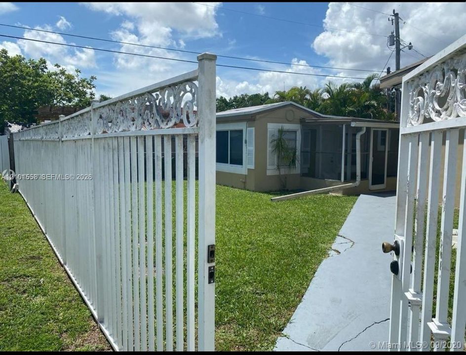 HOUSE 3
