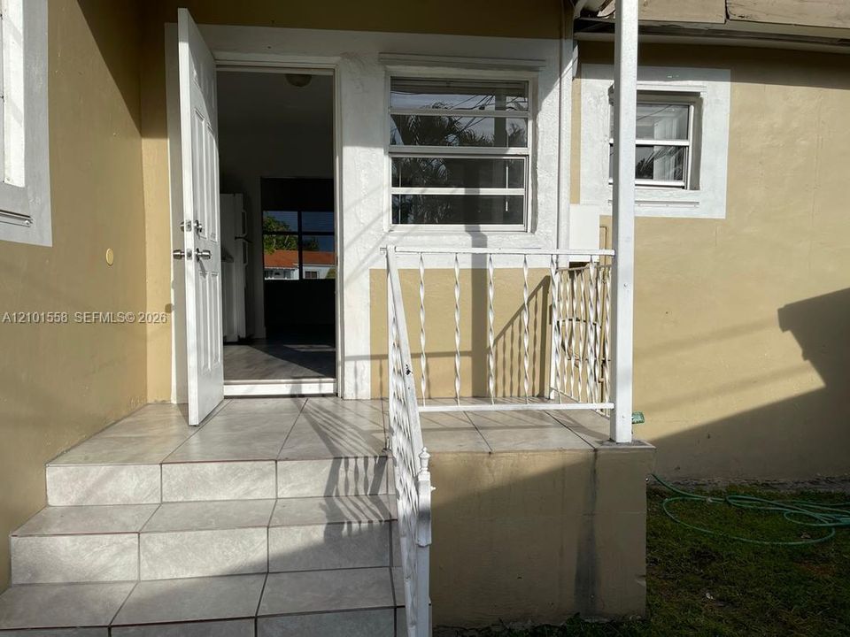 HOUSE 2