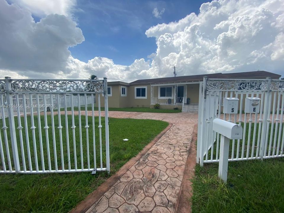 HOUSE1