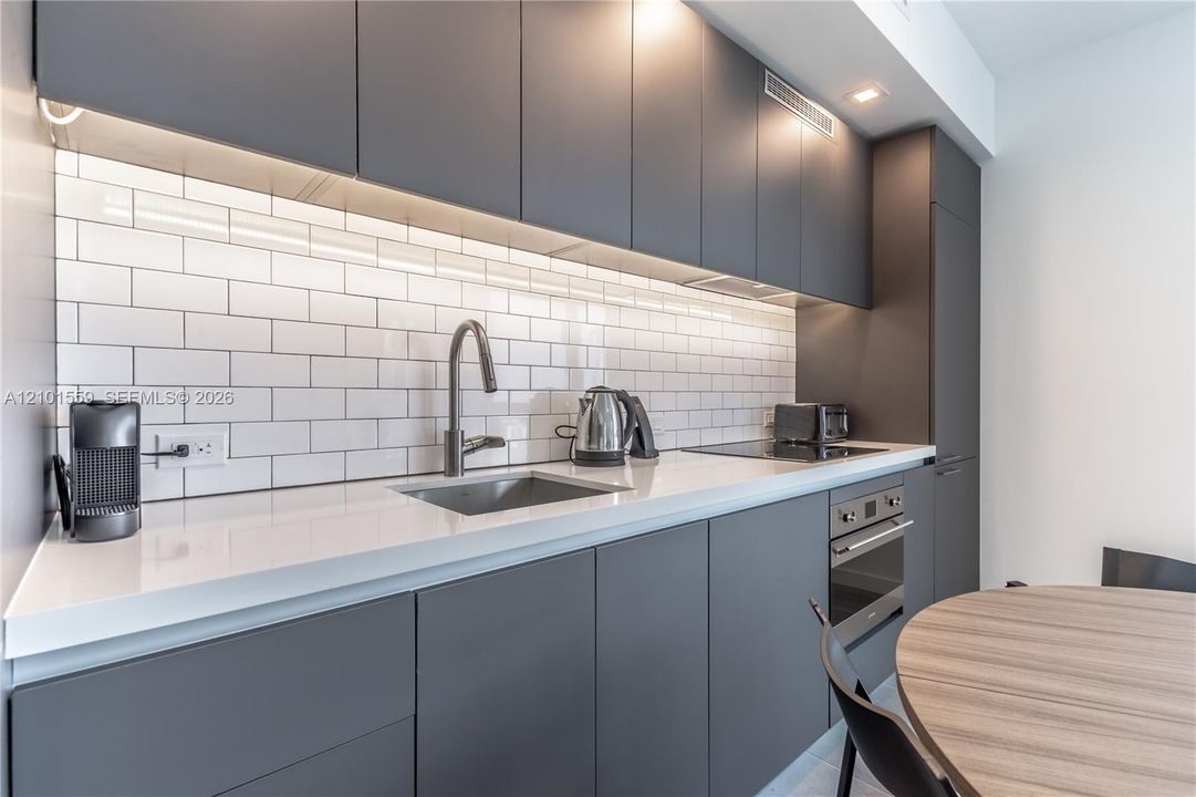 En Venta: $615,000 (2 camas, 1 baños, 647 Pies cuadrados)