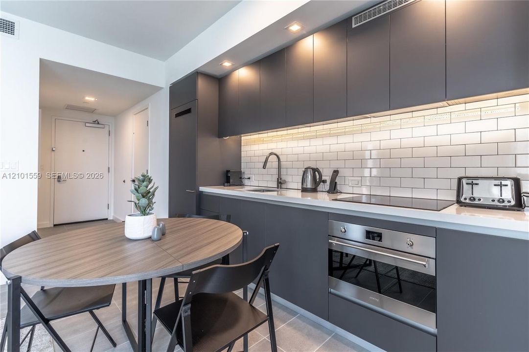 En Venta: $615,000 (2 camas, 1 baños, 647 Pies cuadrados)