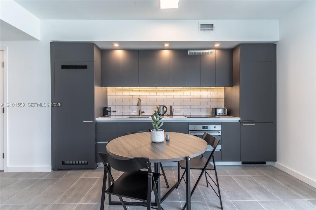 En Venta: $615,000 (2 camas, 1 baños, 647 Pies cuadrados)