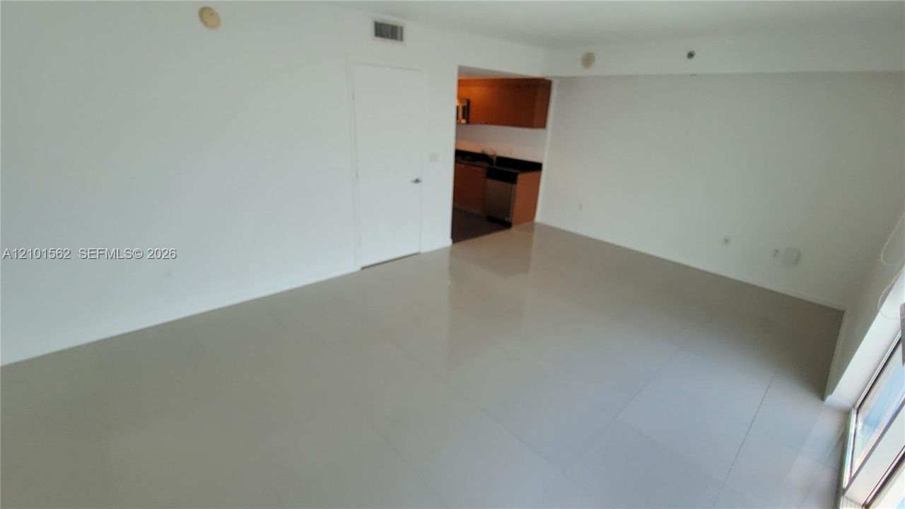 For Sale: $357,000 (0 beds, 1 baths, 567 Square Feet)