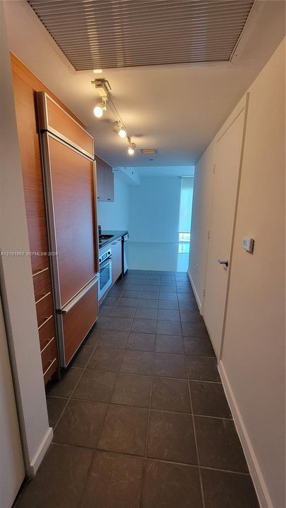 For Sale: $357,000 (0 beds, 1 baths, 567 Square Feet)