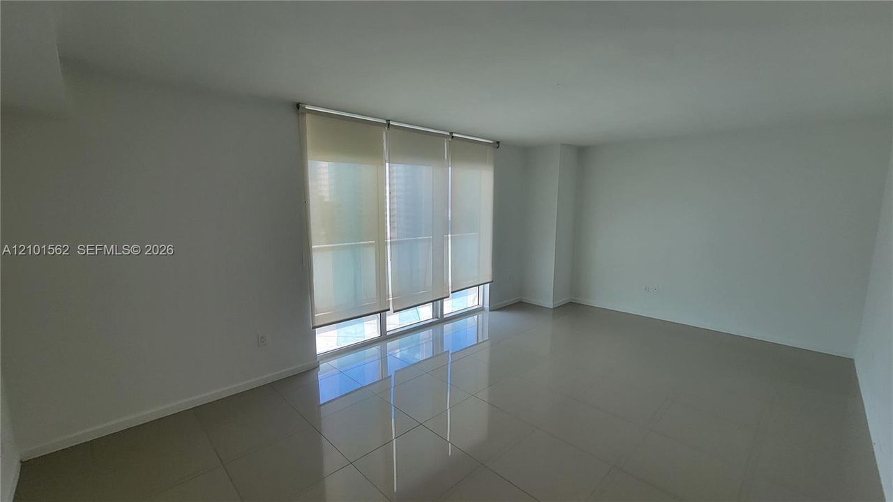 For Sale: $357,000 (0 beds, 1 baths, 567 Square Feet)